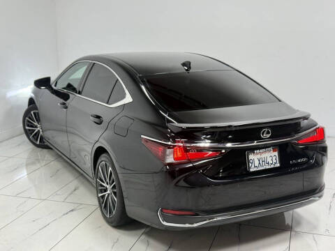 2024 Lexus ES 300h