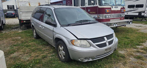 2007 Dodge Grand Caravan for sale at Parkway Motors in Springfield IL