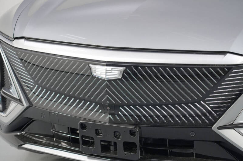 2025 Cadillac LYRIQ Luxury 2