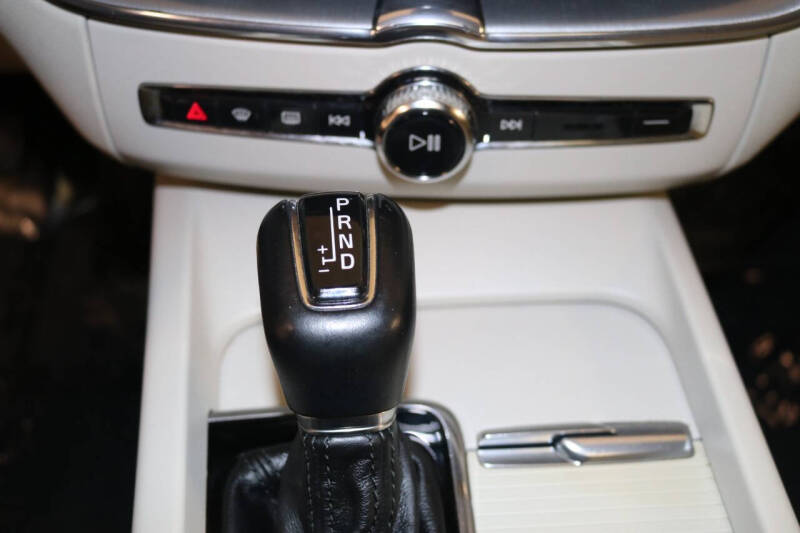 2019 Volvo XC60 T5 Momentum