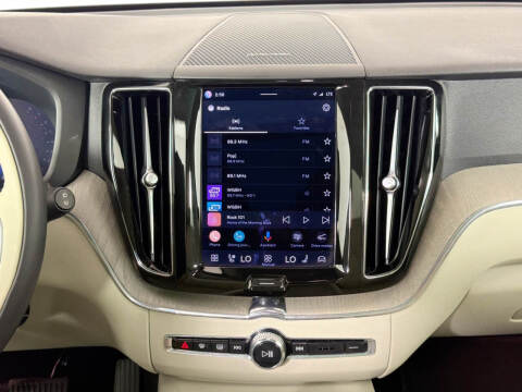2023 Volvo XC60 B5 Plus Dark Theme