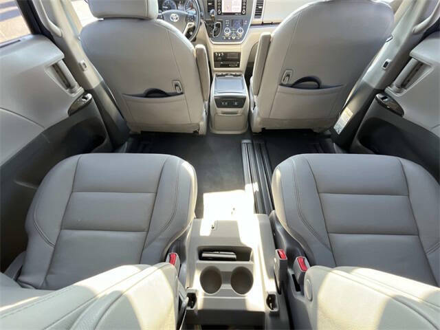 2020 Toyota Sienna XLE Premium 8-Passenger