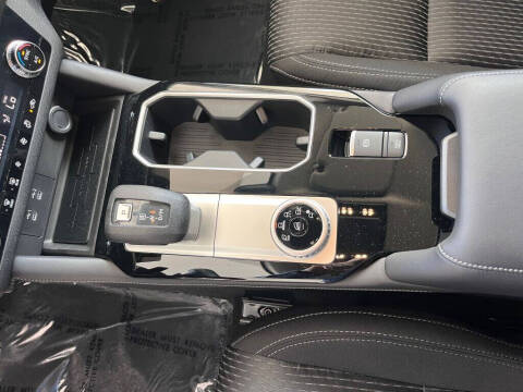 2025 Mitsubishi Outlander ES