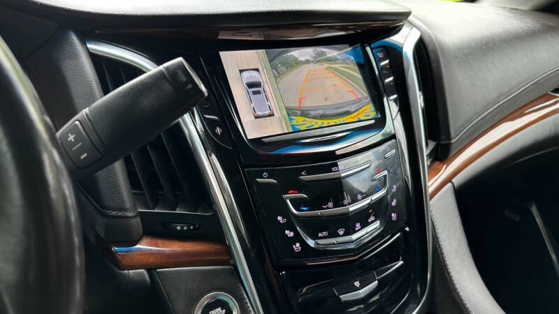 2015 Cadillac Escalade ESV Luxury photo 42