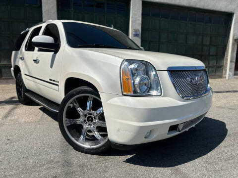 2009 GMC Yukon for sale at Illinois Auto Sales in Paterson NJ
