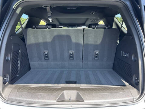 2025 GMC Yukon Elevation