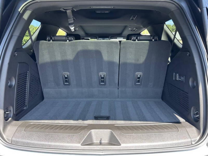 2025 GMC Yukon Elevation