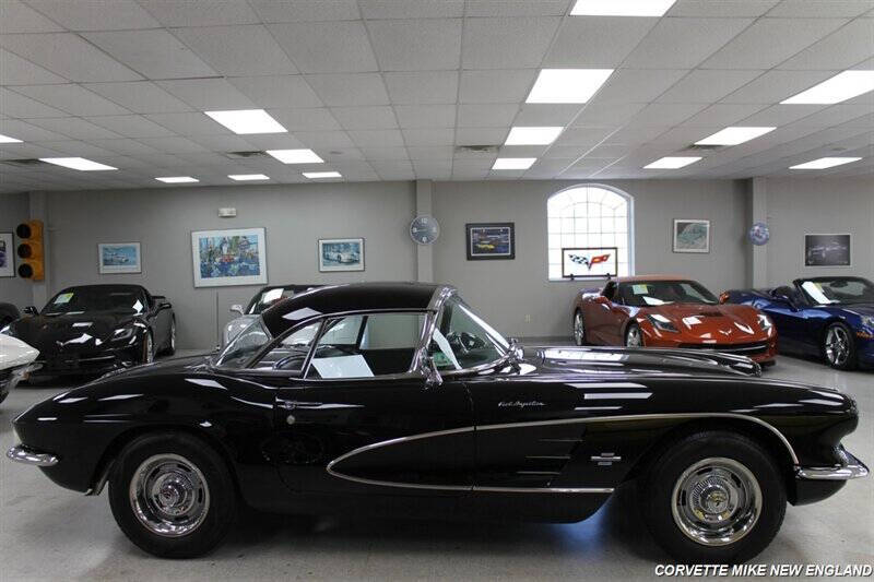 1961 Chevrolet Corvette 23