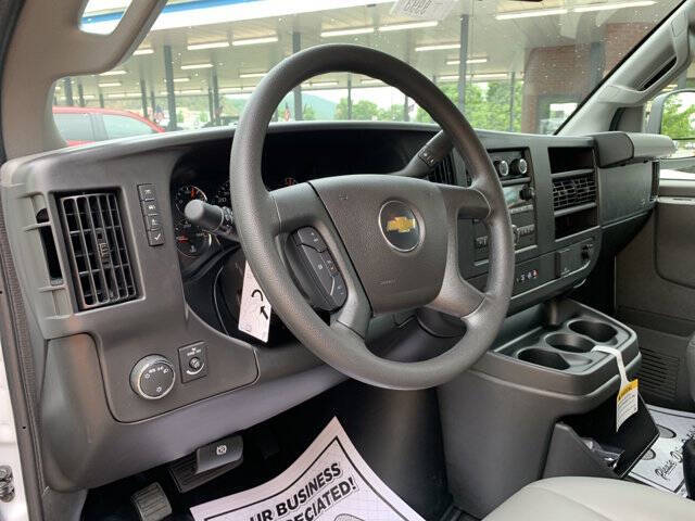 2025 Chevrolet Express 2500