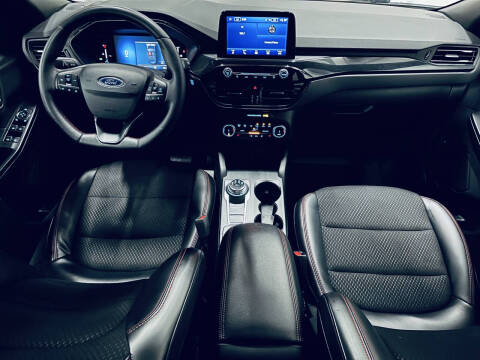 2025 Ford Escape ST-Line Select