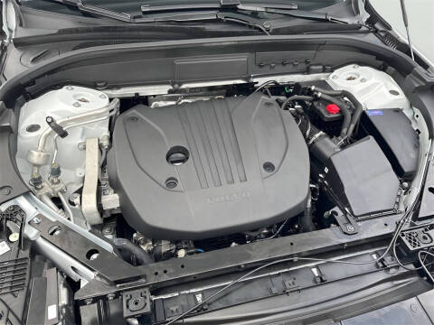 2025 Volvo XC60 B5 Plus Dark Theme