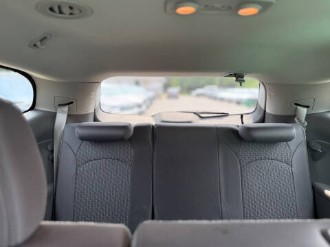 2011 Chevrolet Traverse LS