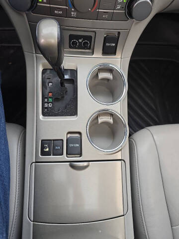 2012 Toyota Highlander SE