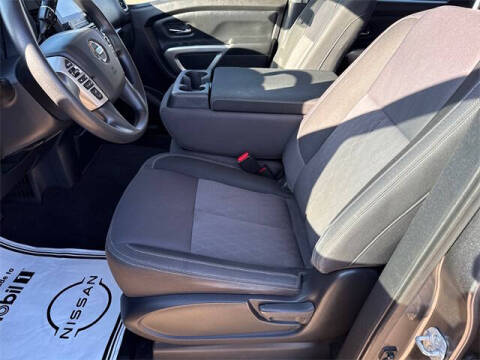 2022 Nissan Titan SV