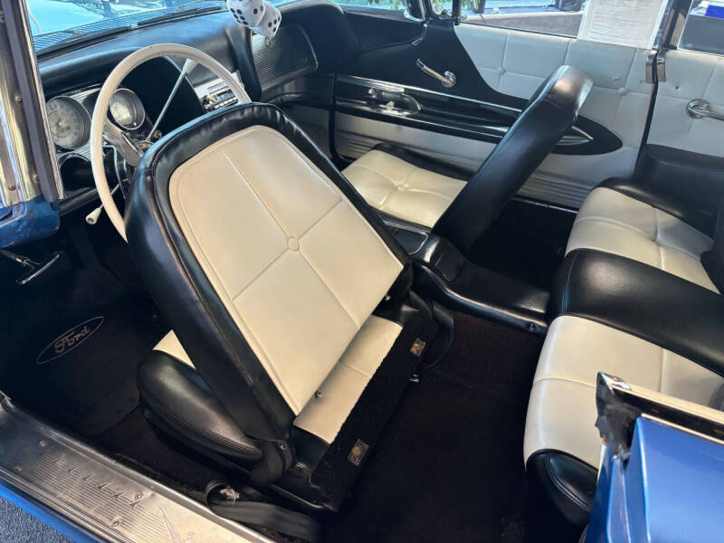 1960 Ford Thunderbird