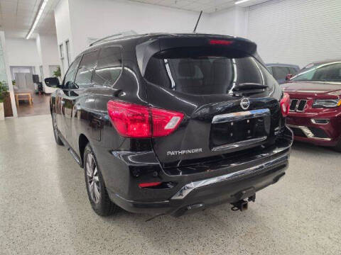 2017 Nissan Pathfinder SV