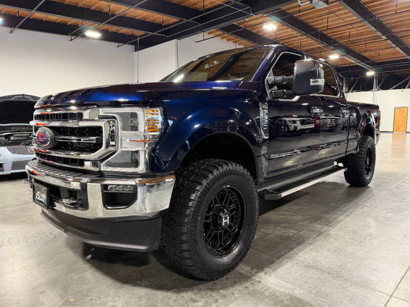 2022 Ford F-350 Super Duty Lariat's photo