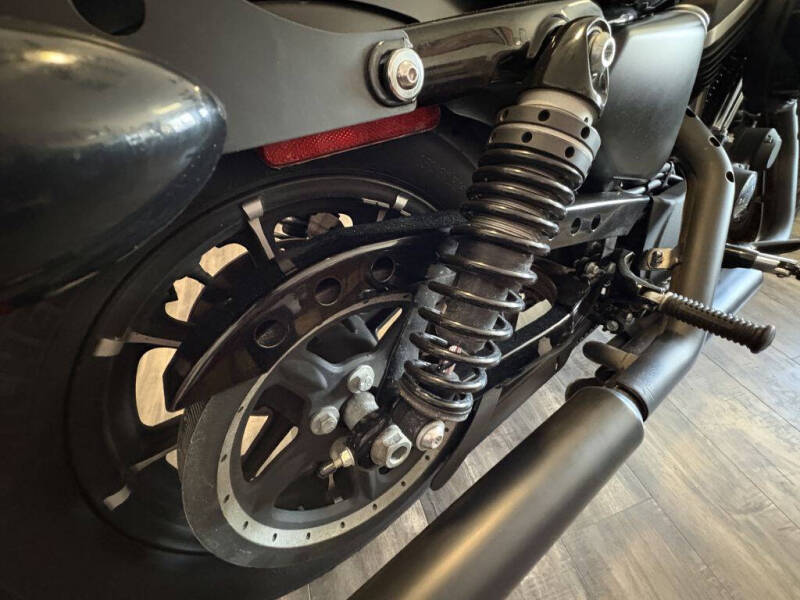 2016 Harley-Davidson Iron 883
