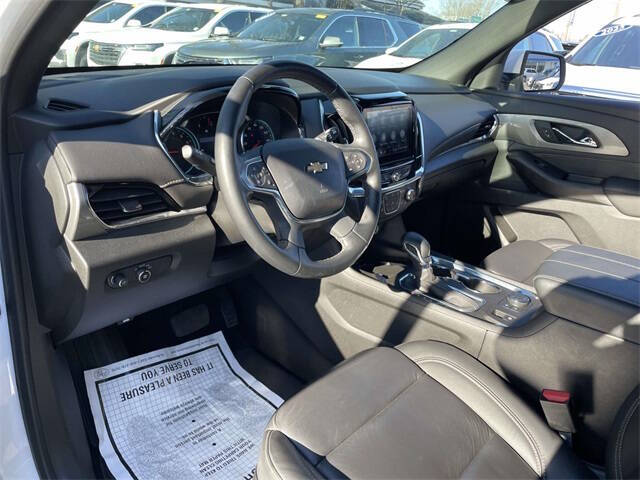 2023 Chevrolet Traverse LT Leather