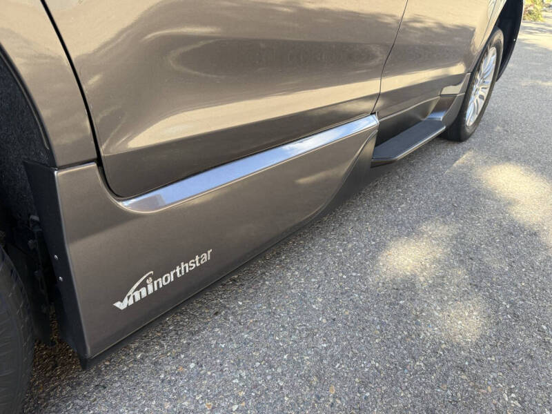 2013 Toyota Sienna XLE Mobility 7-Passenger