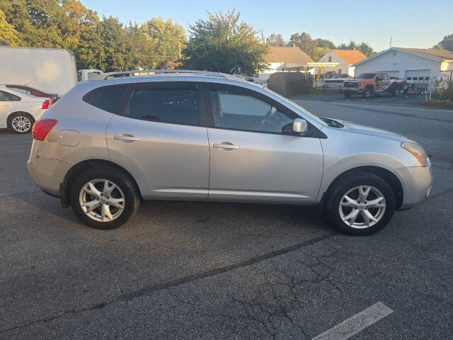 2008 Nissan Rogue for sale at QUEENSGATE AUTO SALES in York, PA