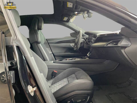 2022 Audi e-tron GT quattro Premium Plus