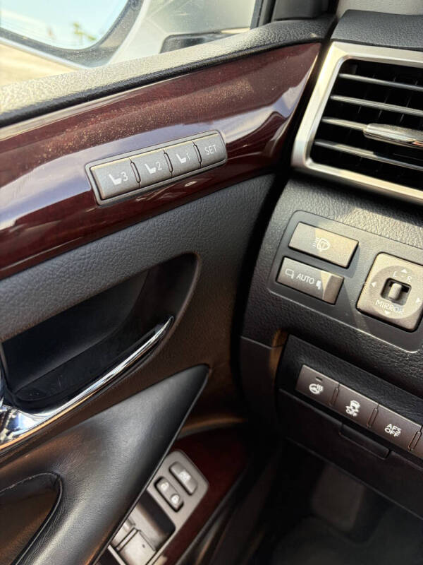 2014 Lexus LX 570