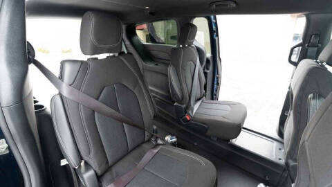 2024 Chrysler Pacifica Touring