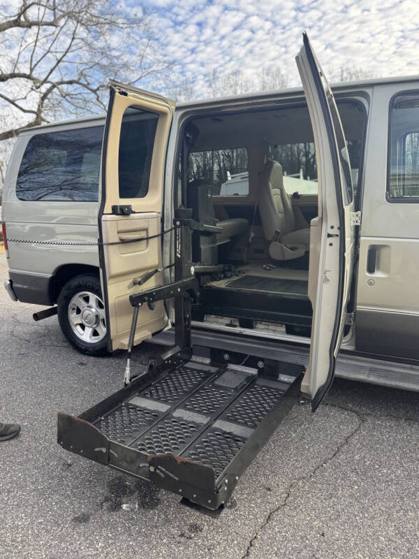 2006 Ford E-Series E-150 XL