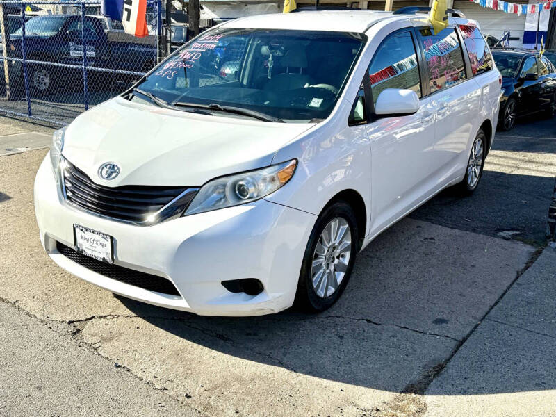 2014 Toyota Sienna LE 7-Passenger