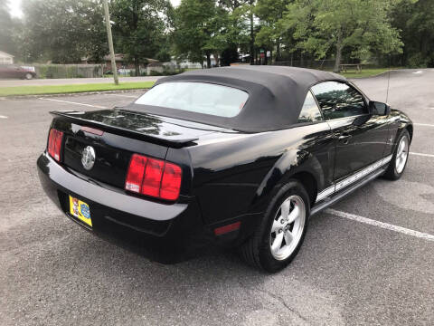 2007 Ford Mustang V6 Deluxe