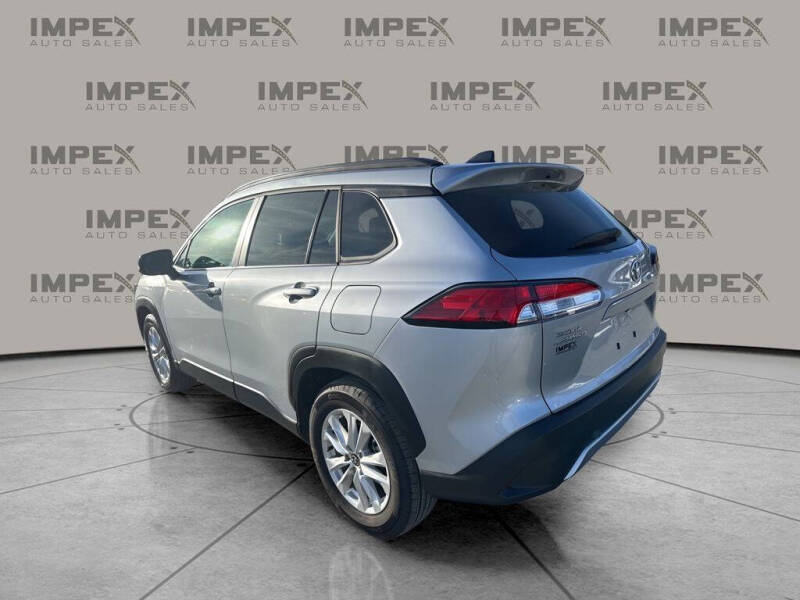 2025 Toyota Corolla Cross LE