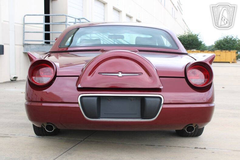 2004 Ford Thunderbird Deluxe