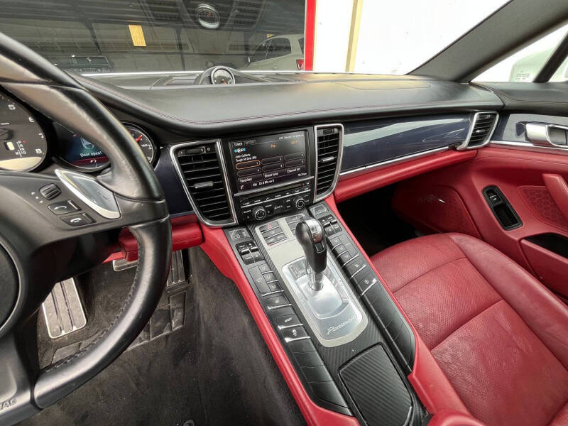 2014 Porsche Panamera 4