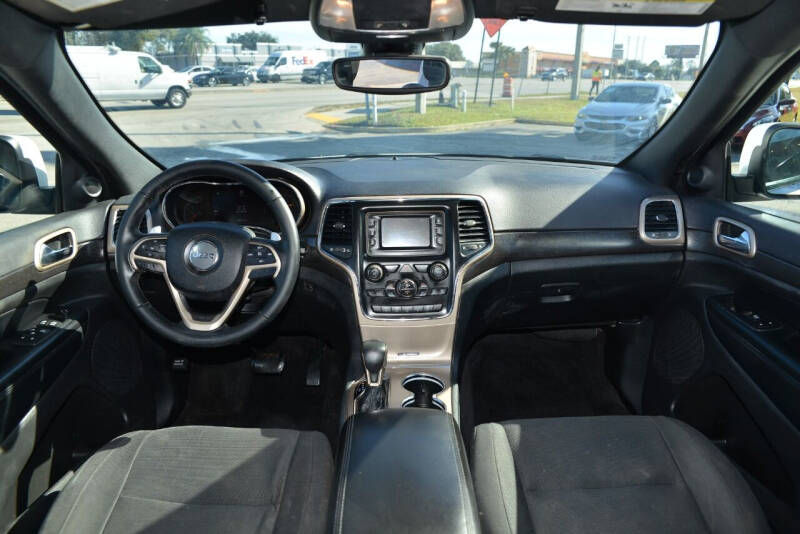 2017 Jeep Grand Cherokee Laredo