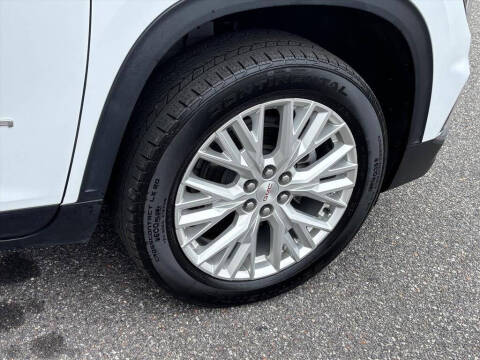 2024 GMC Acadia Elevation