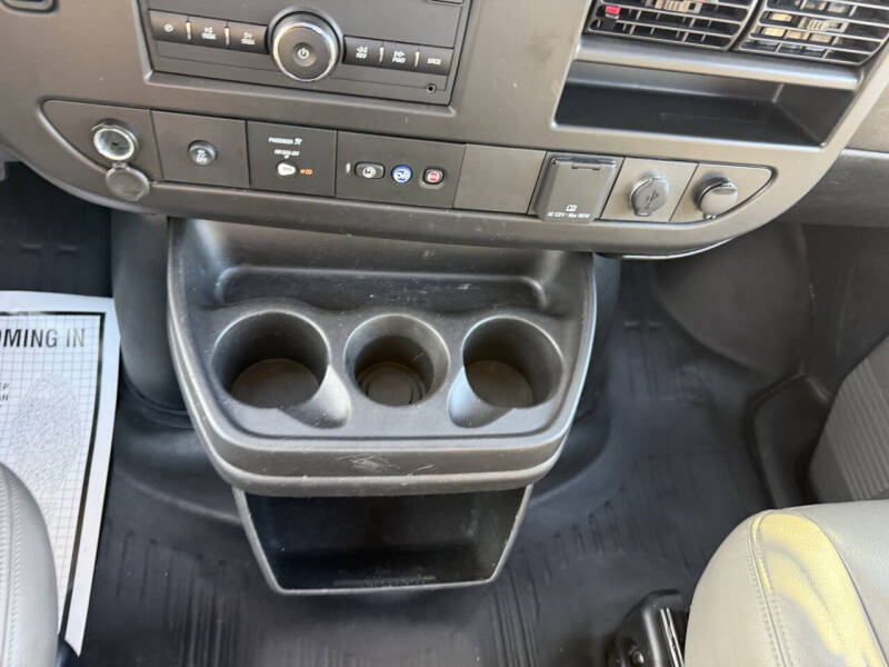 2022 GMC Savana 2500