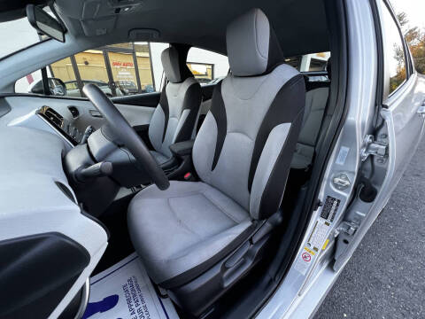 2022 Toyota Prius LE