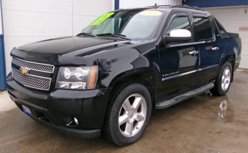 2011 Chevrolet Avalanche LTZ's photo