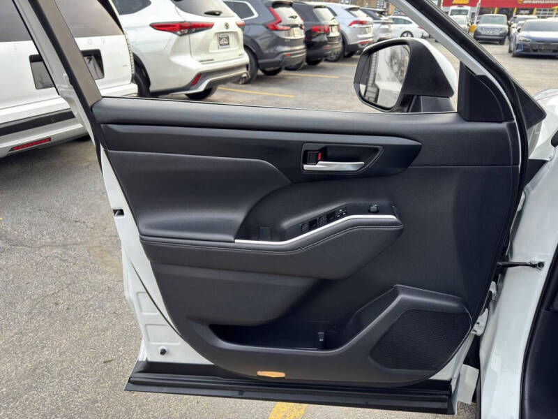 2023 Toyota Highlander XLE