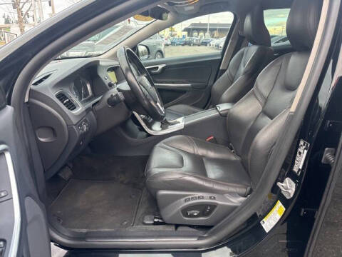 2015 Volvo V60 Cross Country T5