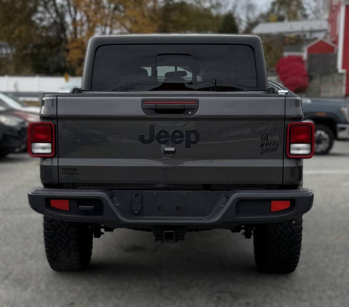 2022 Jeep Gladiator Willys