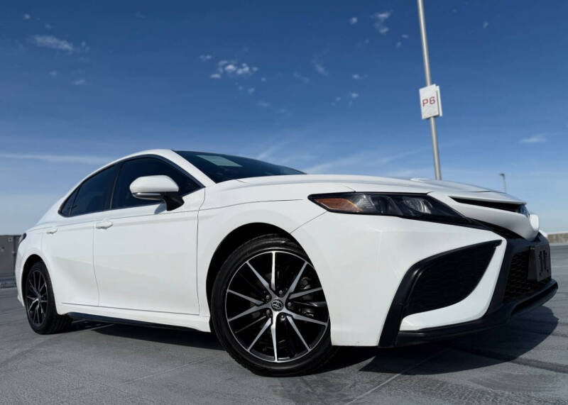 2023 Toyota Camry SE photo 2