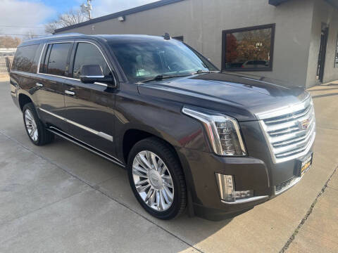 2018 Cadillac Escalade ESV for sale at Tigerland Motors in Sedalia MO