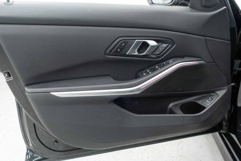 2025 BMW 3 Series 330i xDrive