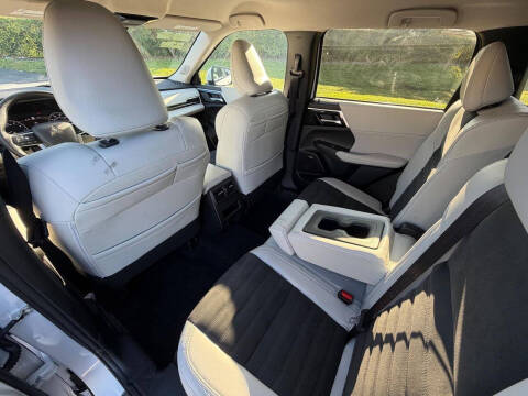 2025 Mitsubishi Outlander SE