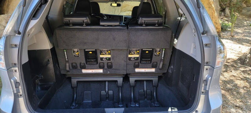 2015 Toyota Sienna SE Premium 8-Passenger