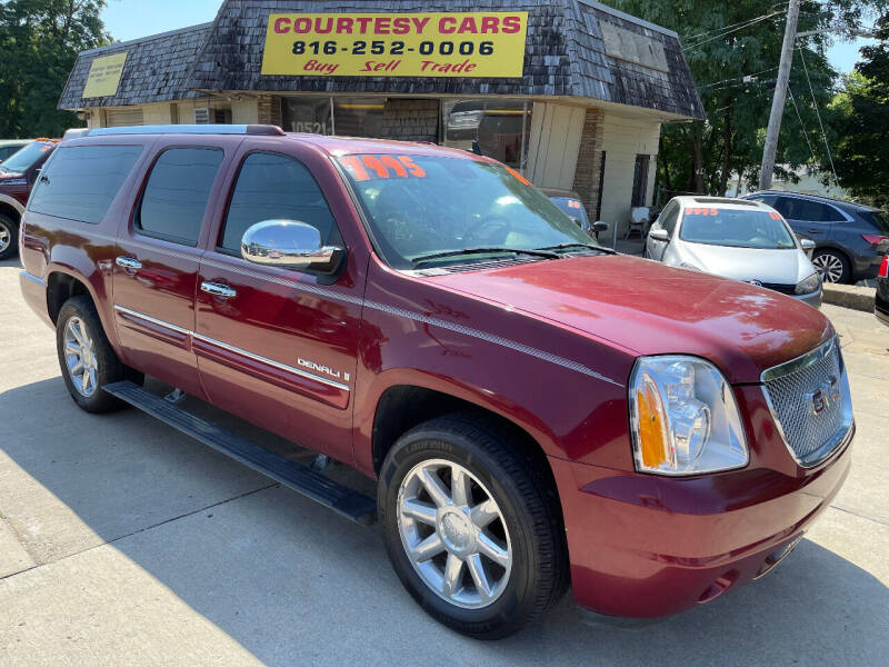 2008 GMC Yukon XL for sale at Courtesy Cars in Independence MO