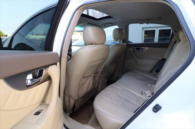 2010 Infiniti FX35  - $9,697