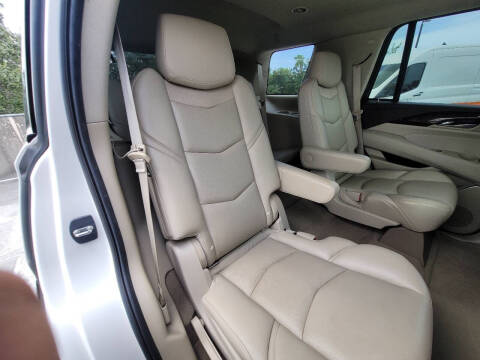 2017 Cadillac Escalade Standard